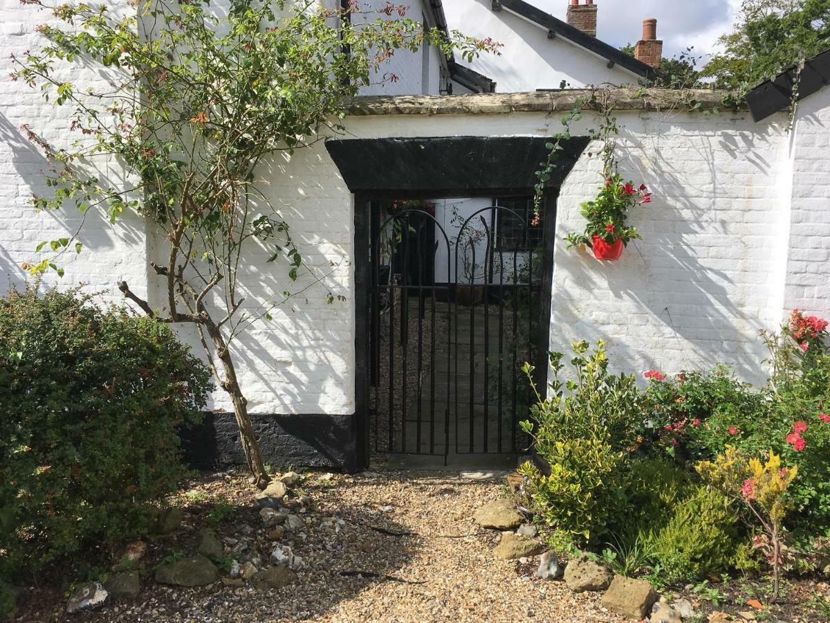 Ferienwohnung Old Rectory - Scoulton Great Ellingham Exterior foto